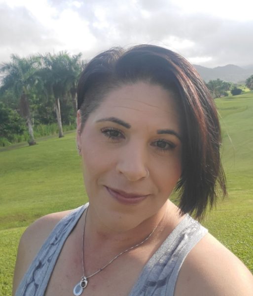 Eileen Wynos, Coordiandora de visitas y actvidades en la Oficina de Admisiones, durante un reciente viaje de captación de estudiantes en Puerto Rico.  